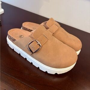 SHEIN Tan Buckle Mules with White Sole